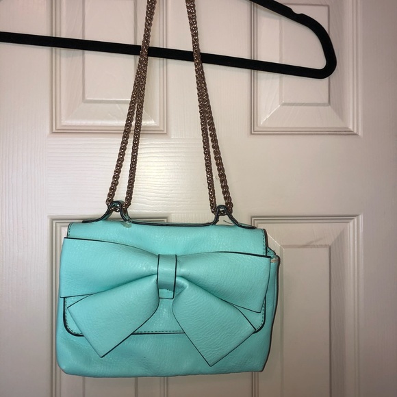 Mint green purse from Dillard’s! - Picture 1 of 5